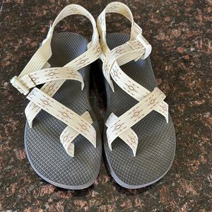 Women’s Chacos - size 10 - like new!